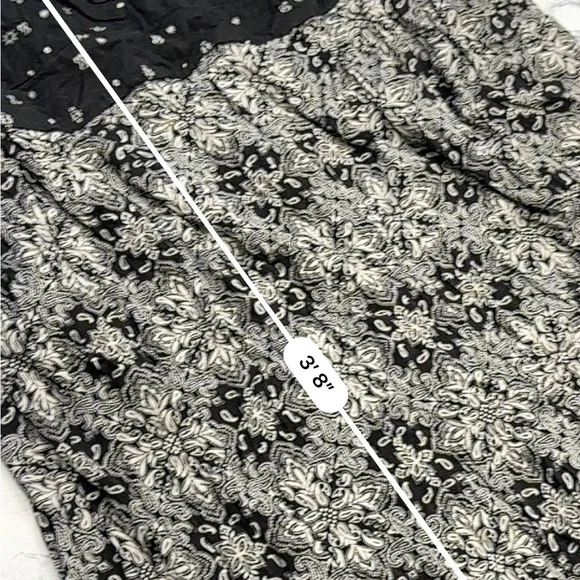 Torrid Black and White Floral Jumpsuit size 2X - Picture 10 of 12